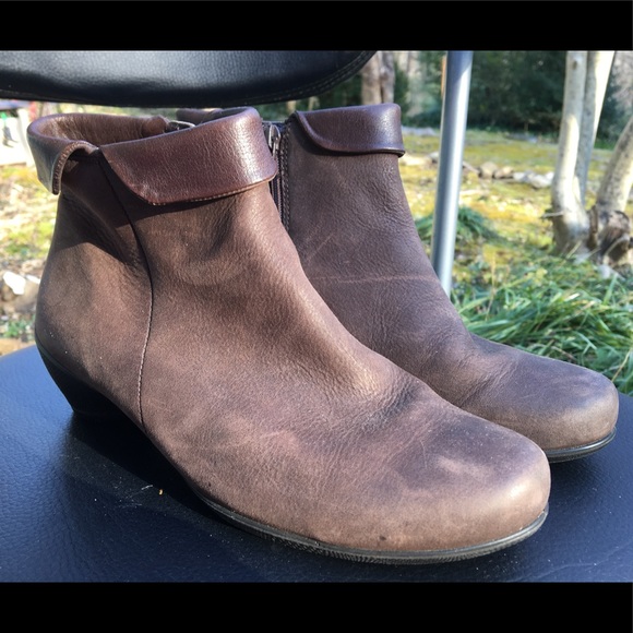 Ecco Brown leather booties • size 37 EUC - Picture 1 of 10